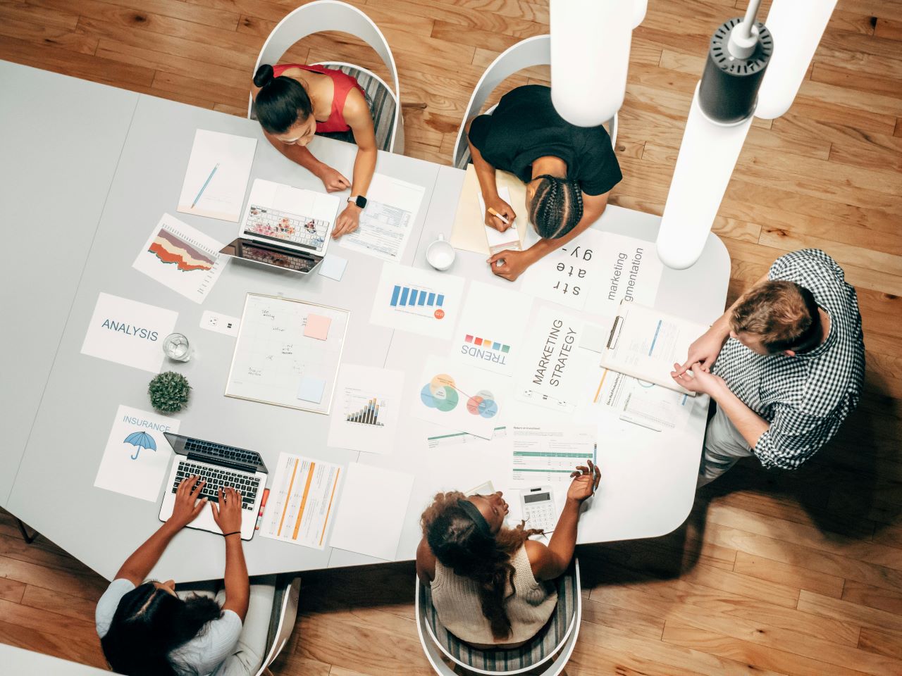 Business professional gaining confidence in meetings with personalized Business English instruction.